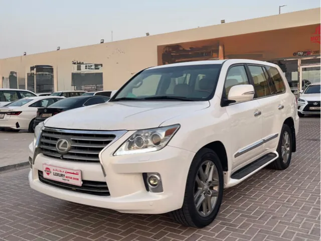 Photo of 2013 Lexus LX 570