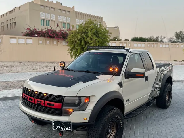 صورة 2014 فورد F-150 SVT رابتر