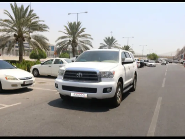 صورة 2012 تويوتا سيكويا