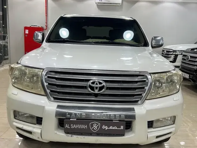 صورة 2010 تويوتا لاند كروزر VXR