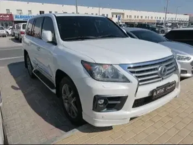 صورة 2012 لكزس LX 570