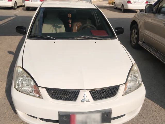صورة 2009 ميتسوبيشي لانسر