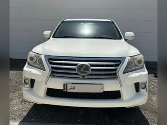 صورة 2013 لكزس LX 570
