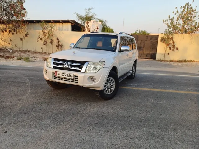 صورة 2014 ميتسوبيشي باجيرو GLS