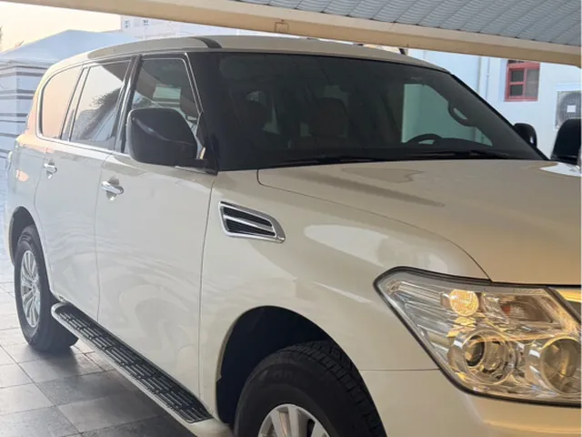 صورة 2018 نيسان باترول SE
