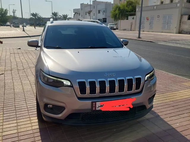 صورة 2020 جيب جراند شيروكي ليميتد