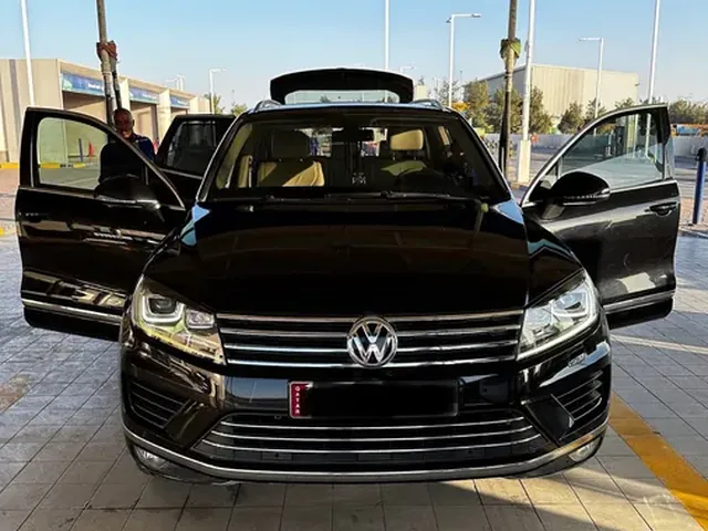Photo of 2015 Volkswagen Touareg SE