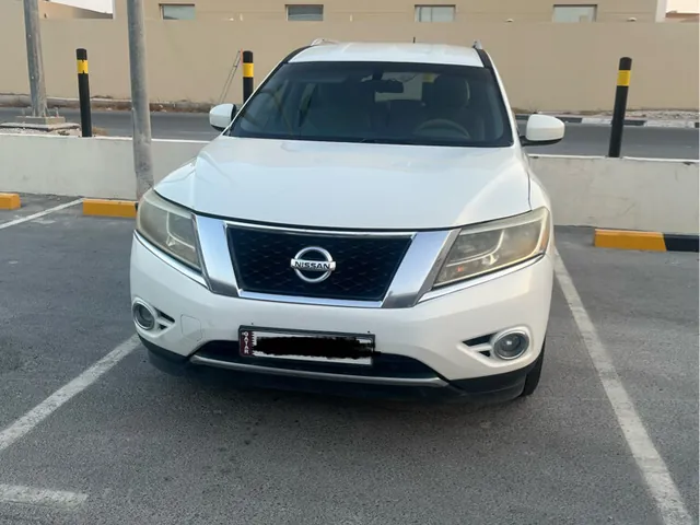 Photo of 2013 Nissan Pathfinder LE