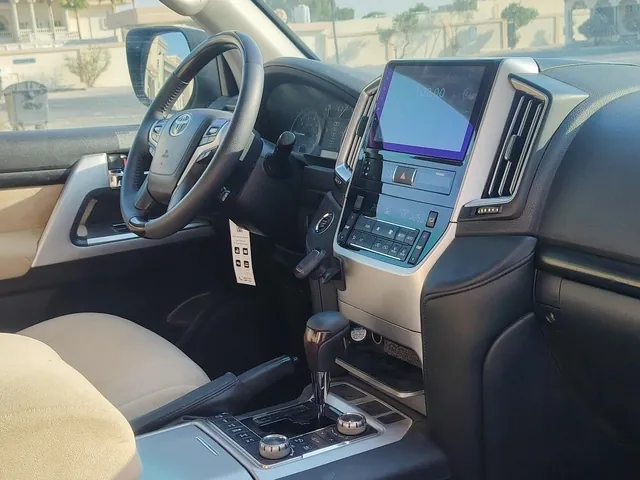 Photo of 2011 Toyota Land Cruiser G Limited