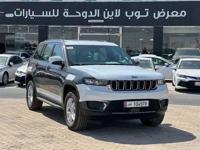 Photo of 2025 Jeep Grand Cherokee Laredo