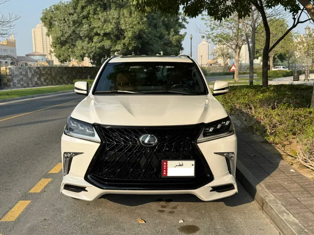 صورة 2019 لكزس LX 570 S