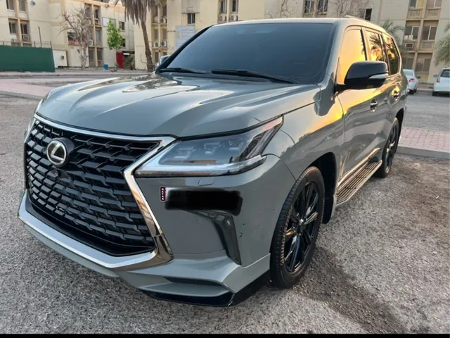 Photo of 2010 Lexus LX 570 Black Edition