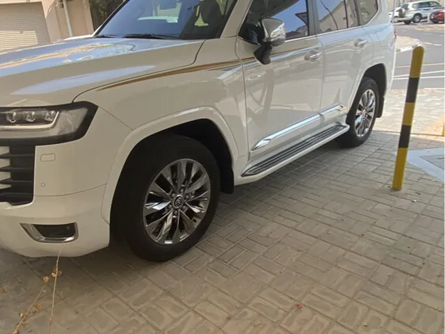 صورة 2026 تويوتا لاند كروزر VXR