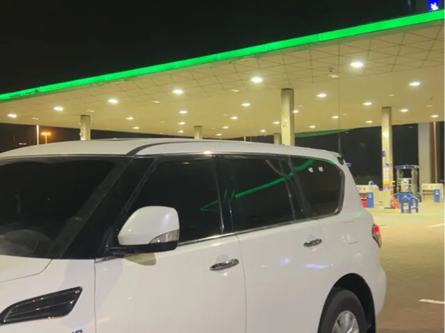 صورة 2015 نيسان باترول SE