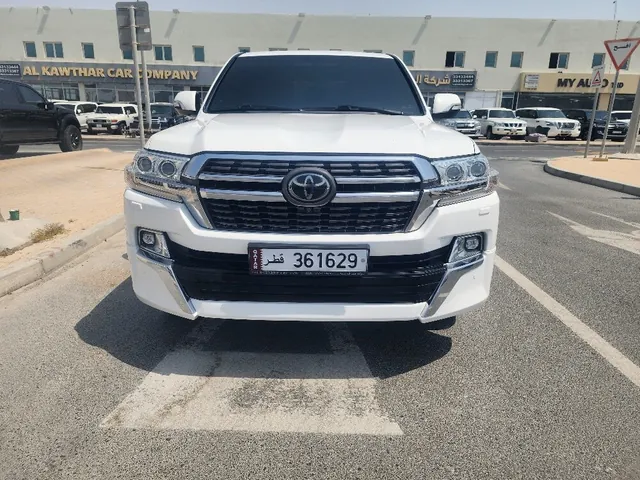 صورة 2020 تويوتا لاند كروزر VXR