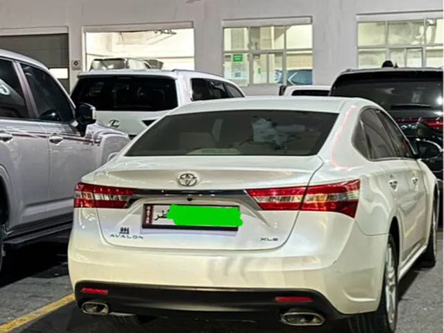 Photo of 2015 Toyota Avalon XL