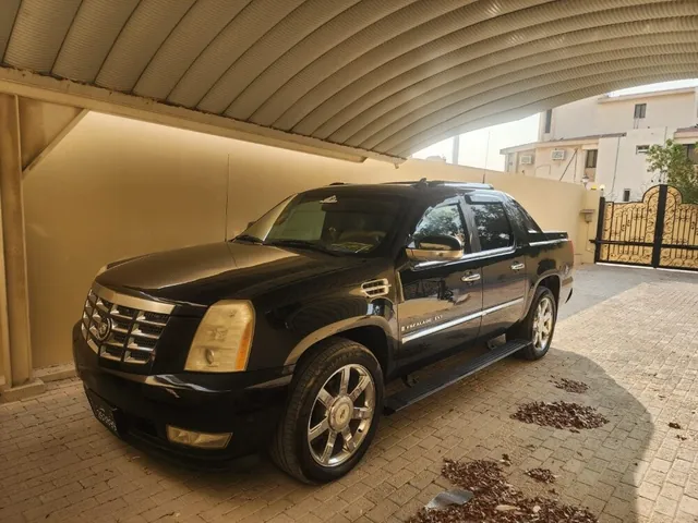 صورة 2010 كاديلاك إسكاليد IQ