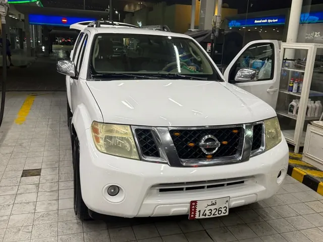 Photo of 2011 Nissan Pathfinder SV