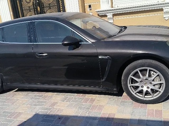 Photo of 2010 Porsche Panamera S