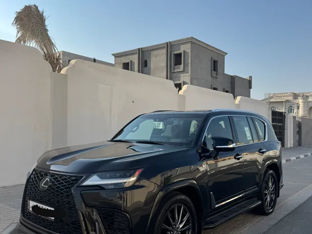 صورة 2022 لكزس LX 600 اف سبورت