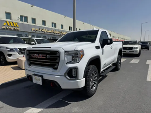 صورة 2021 جي إم سي سييرا 1500 AT4