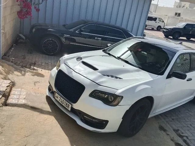صورة 2017 كرايسلر 300 C