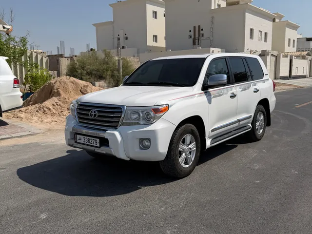 Photo of 2015 Toyota Land Cruiser GXR