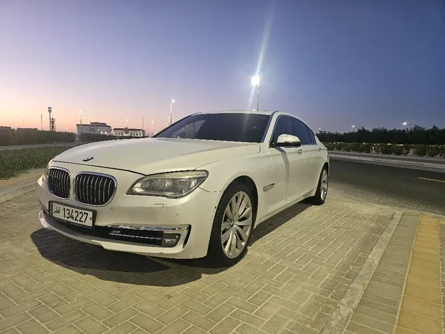 صورة 2013 بي إم دبليو الفئة السابعة 740iL