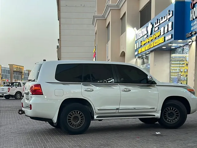 Photo of 2013 Toyota Land Cruiser GXR