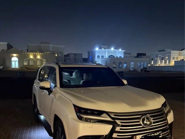 صورة 2024 لكزس LX 600 لكجري