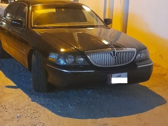 صورة 2005 لينكون تاون كار