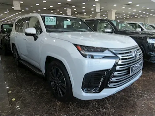 صورة 2025 لكزس LX 600 لكجري