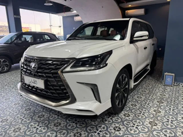 صورة 2016 لكزس LX 570 S