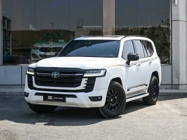صورة 2023 تويوتا لاند كروزر VXR