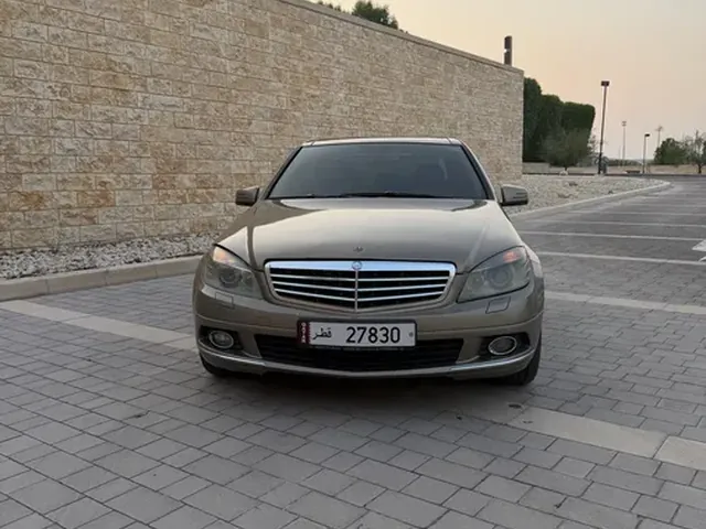 صورة 2011 مرسيدس-بنز C 200