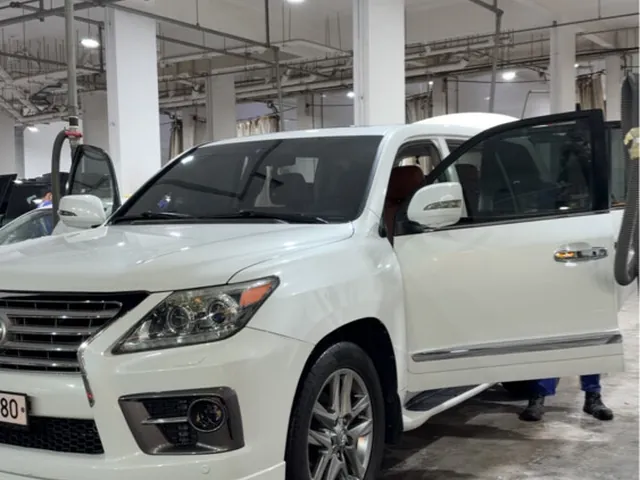 Photo of 2013 Lexus LX 600