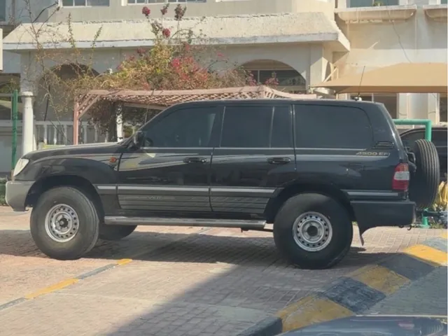 صورة 2004 تويوتا لاند كروزر VXR