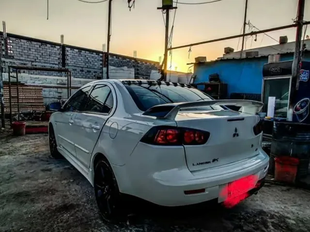 صورة 2009 ميتسوبيشي لانسر GT