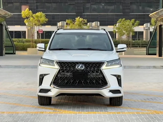 Photo of 2020 Lexus LX 570 Black Edition