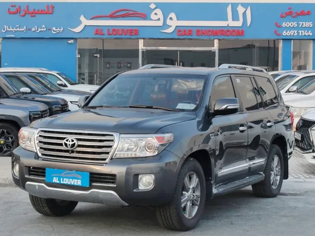 صورة 2015 تويوتا لاند كروزر VXR