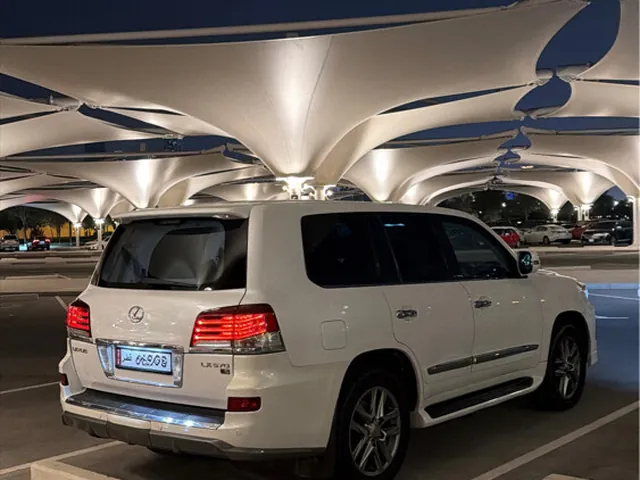 Photo of 2009 Lexus LX 570
