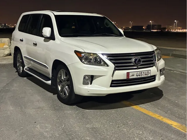 صورة 2012 لكزس LX 570