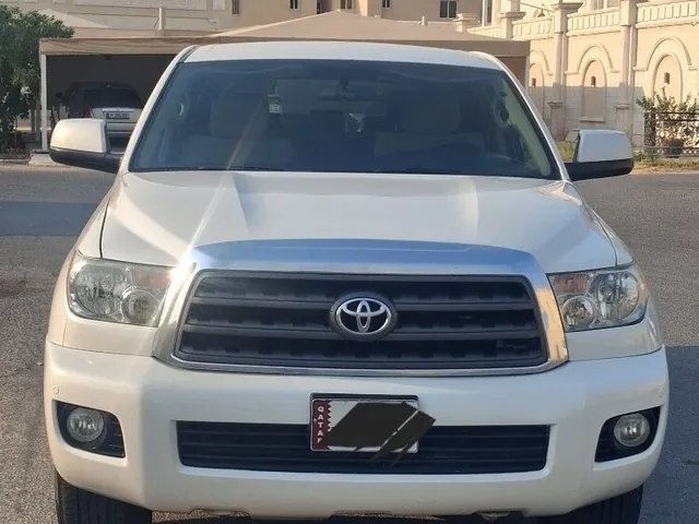 صورة 2014 تويوتا سيكويا