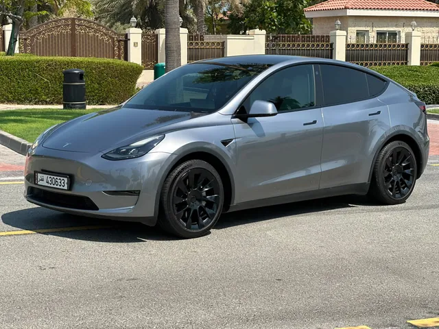 صورة 2024 تيسلا Model Y