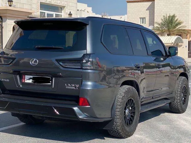 صورة 2018 لكزس LX 570