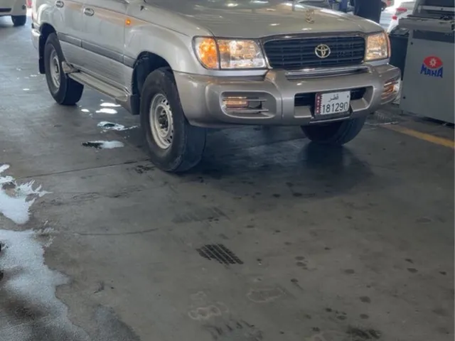 Photo of 2001 Toyota Land Cruiser GXR