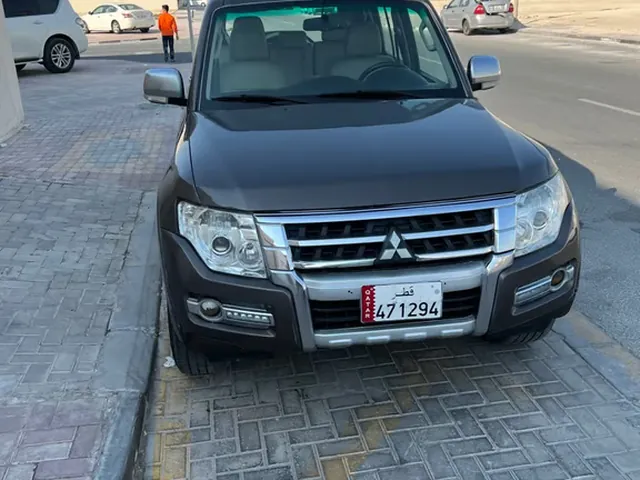صورة 2015 ميتسوبيشي باجيرو
