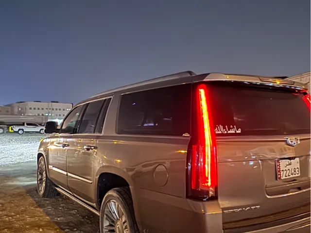 Photo of 2018 Cadillac Escalade Platinum