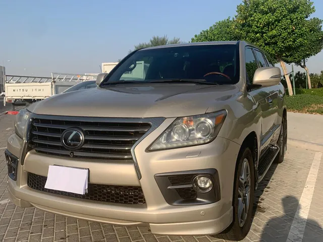 Photo of 2015 Lexus LX 570