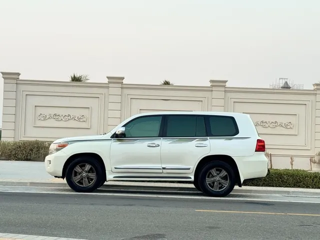 Photo of 2014 Toyota Land Cruiser GXR